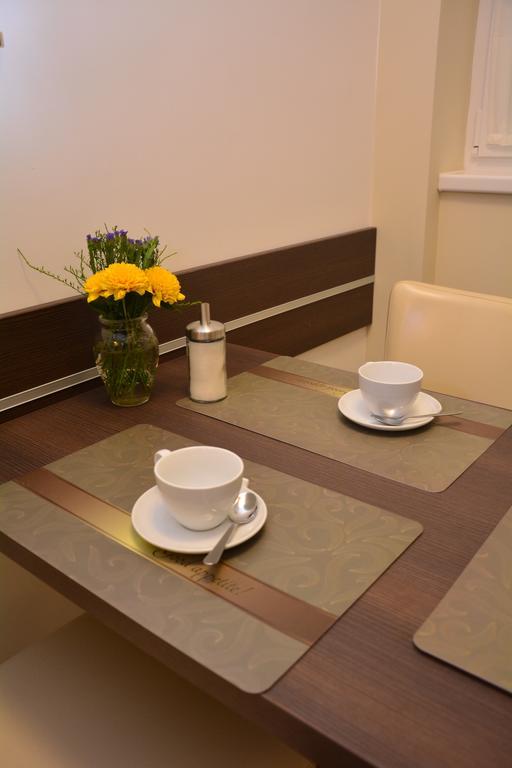 Bodza Apartmanok Eger Rum bild