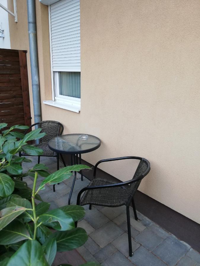 Bodza Apartmanok Eger Exteriör bild