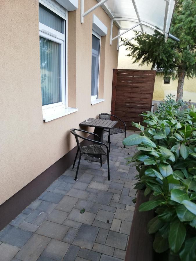 Bodza Apartmanok Eger Exteriör bild